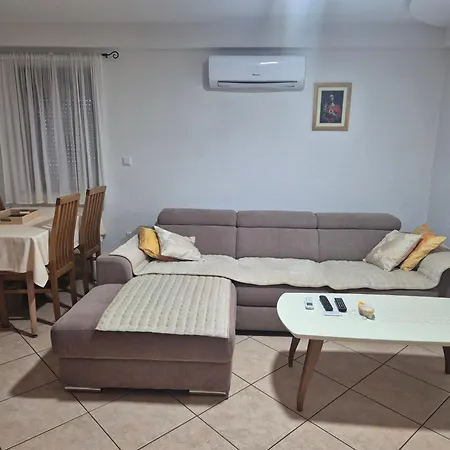Apartment Lux